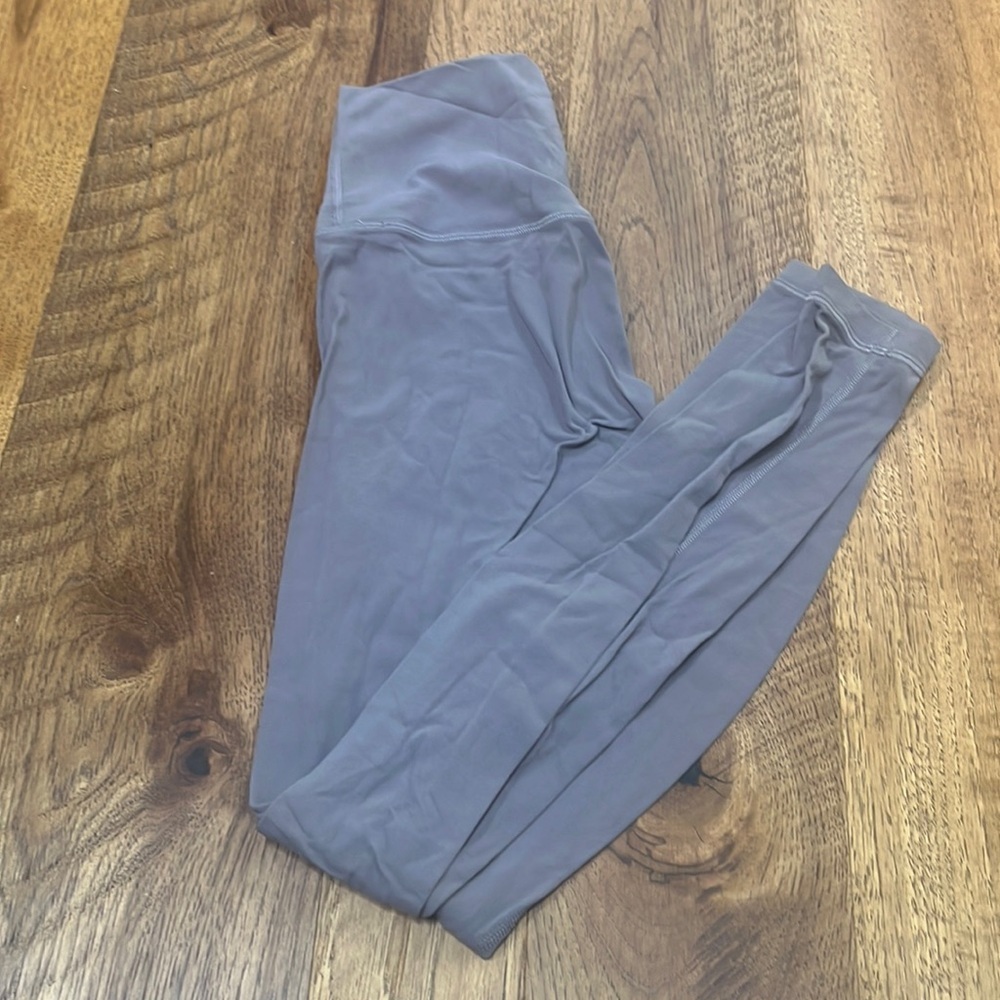 Lululemon Woman’s Leggings Light Grey/Blue Size 4